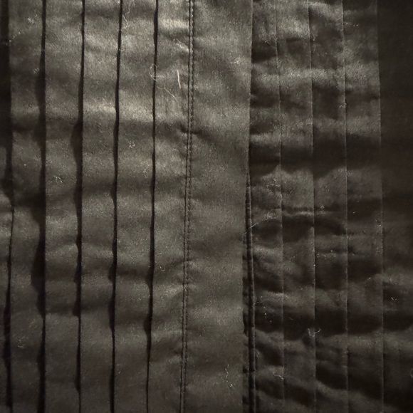 LIKE NEW! Club Monaco Black Pleated Cotton Dress Shirt Decorative  Sz M - Picture 2 of 2